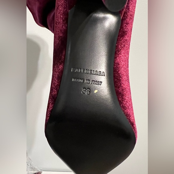 Authentic Balenciaga burgundy Velvet Ankle Boots size 38 - Picture 4 of 4